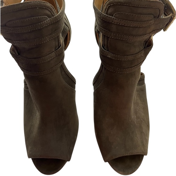 Micheal Kors Olive green Peep-Toe 4 inch Heels, Ankle straps, Size 7 - Picture 9 of 13